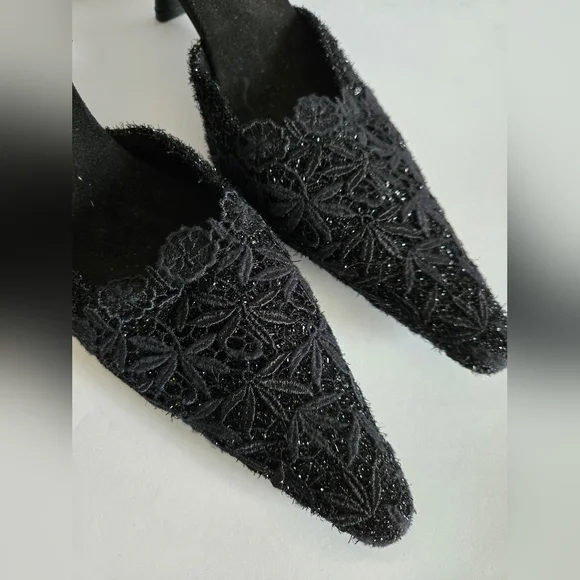Embroidered Elegant Mules - Picture 3 of 8